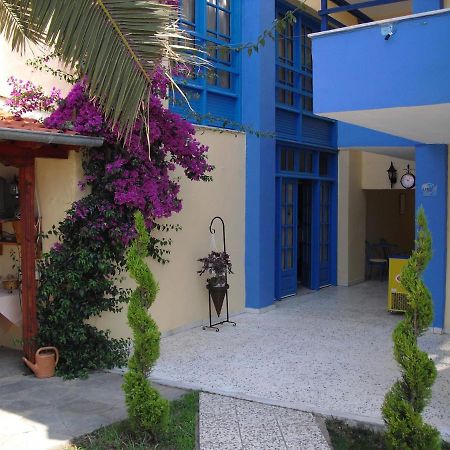 Kangaroo Hotel Мола-Каліва Екстер'єр фото