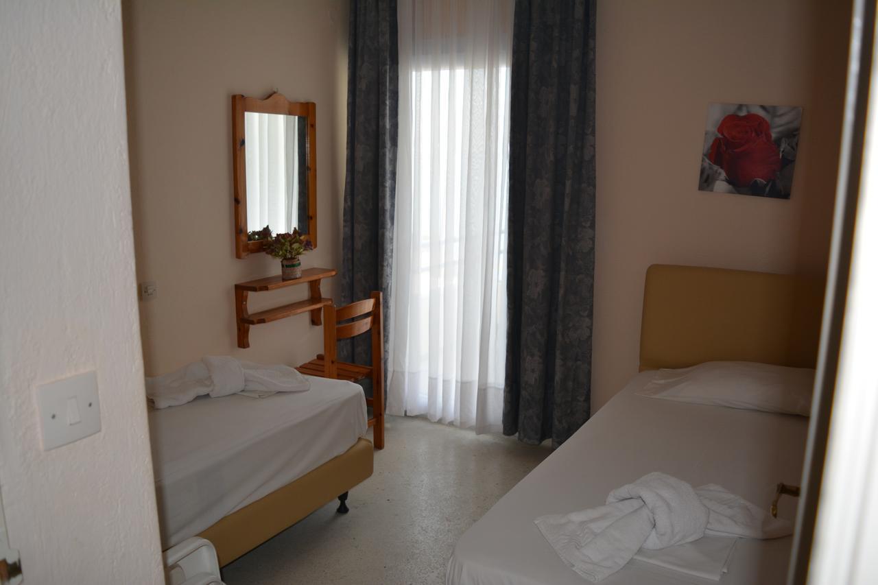 Kangaroo Hotel Мола-Каліва Екстер'єр фото